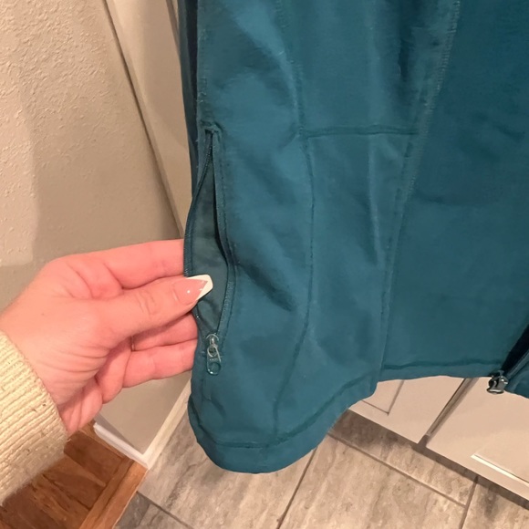 Lululemon Athleta Scuba I’m Teal size 4 - Picture 3 of 3